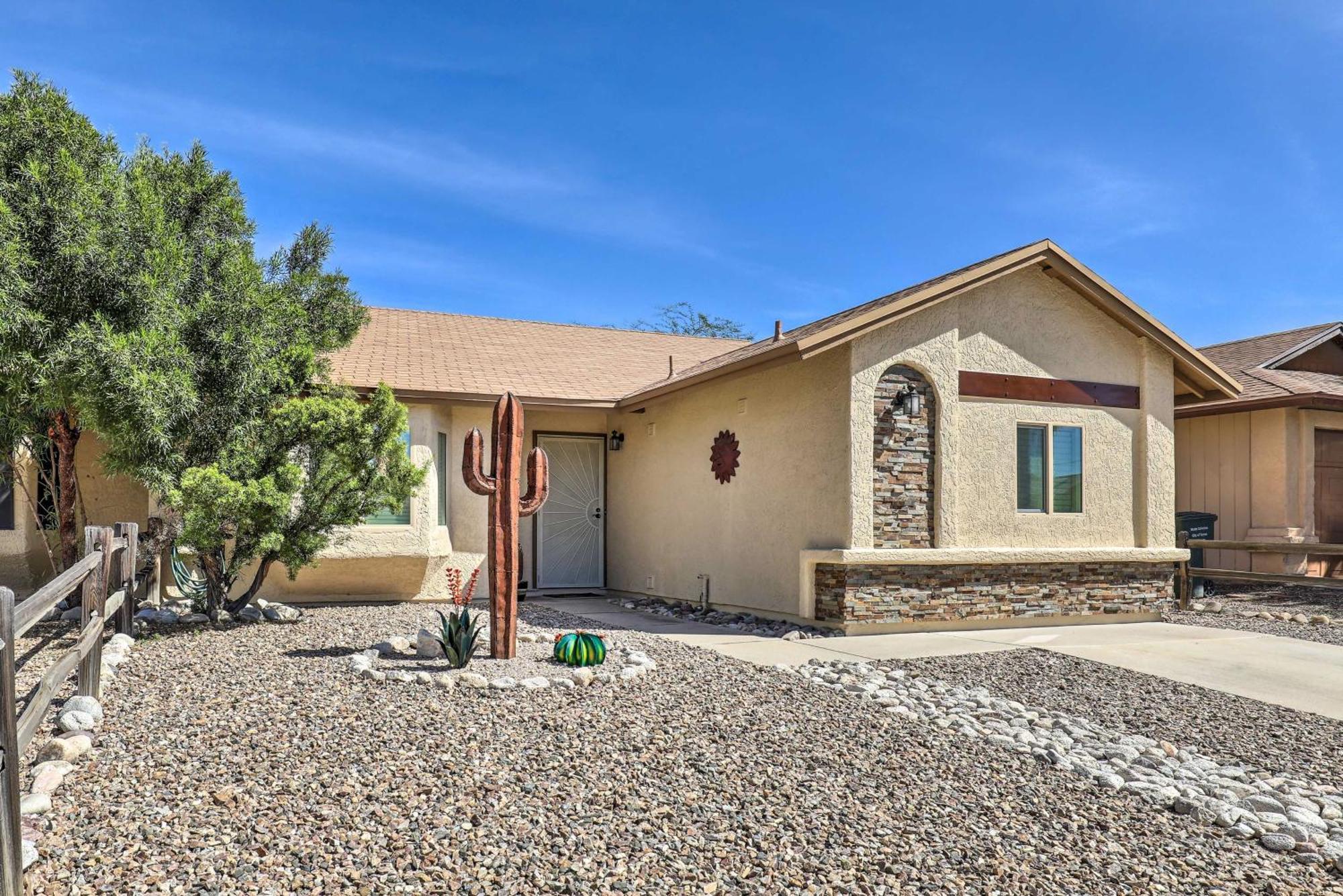 East Tucson House With Private Backyard And Fire Pit Villa Exterior photo